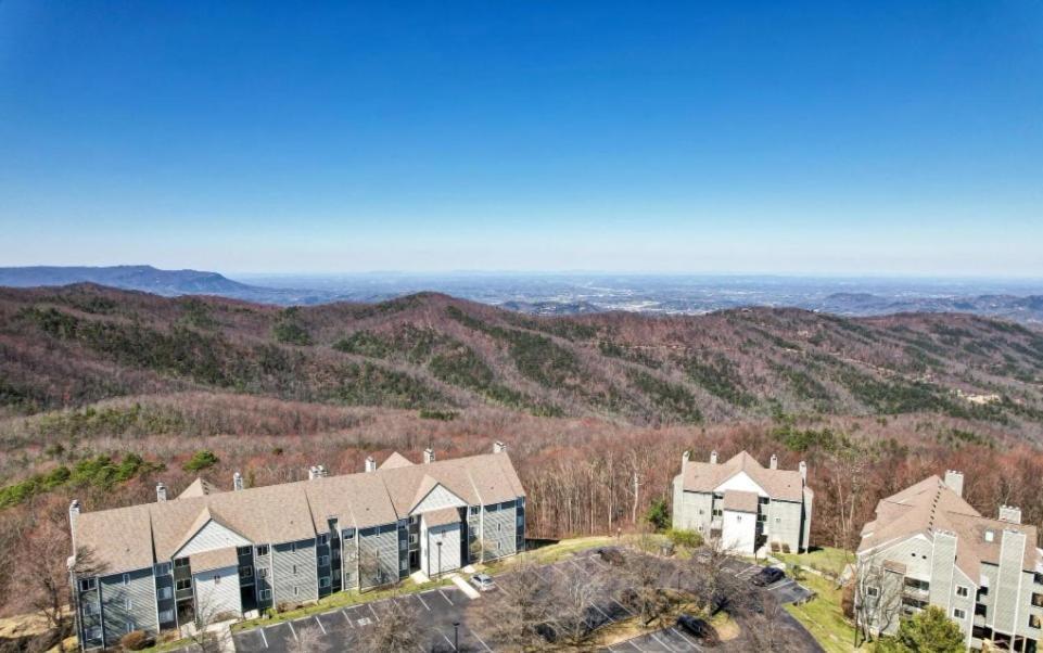 New- Lovely 2-Bdr2Bath Gatlinburg Condo With Resort Indoor Pool Hot Tub Wi-Fi, Great Location Exterior photo